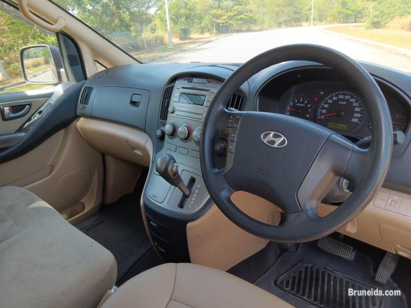 Hyundai H1 9 Seaters - image 5