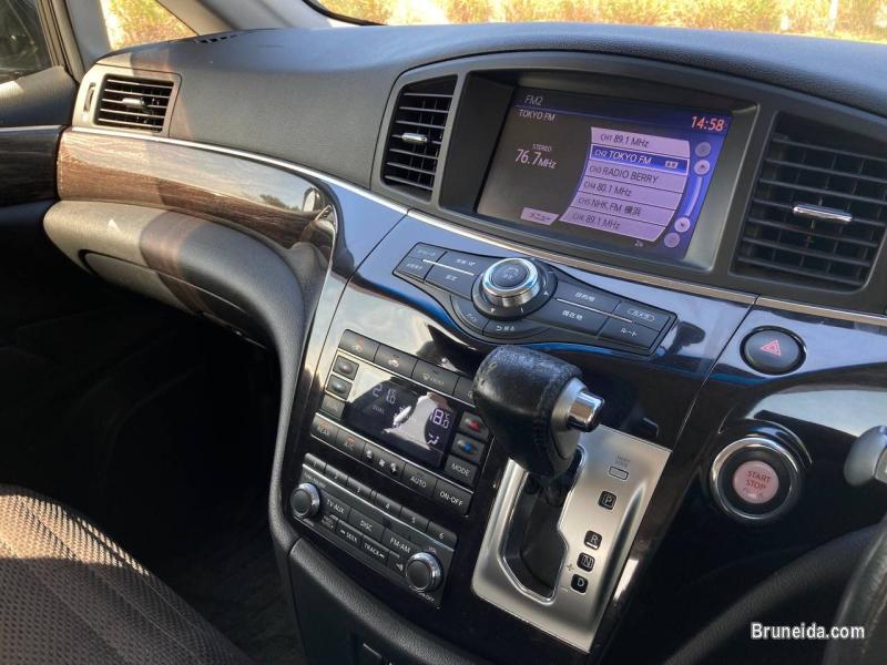 Nissan Elgrand 250 Highway Star - image 11