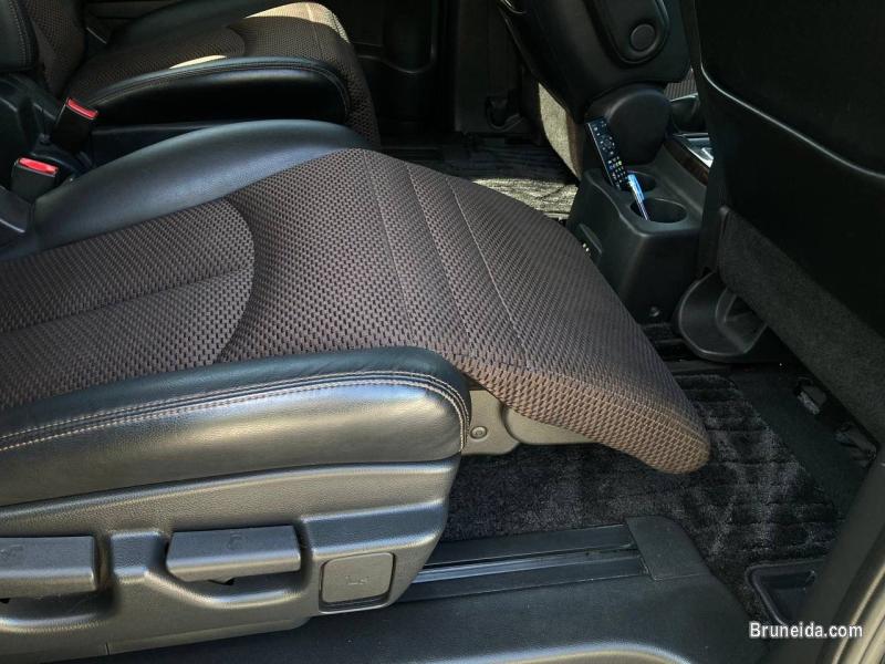 Nissan Elgrand 250 Highway Star - image 5