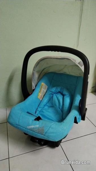 Pre-loved CARRIAGEABLE CAR SEAT - image 1