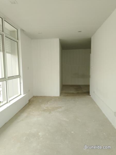 KENNY - $1. 2K 2nd Floor Kiulap - image 5