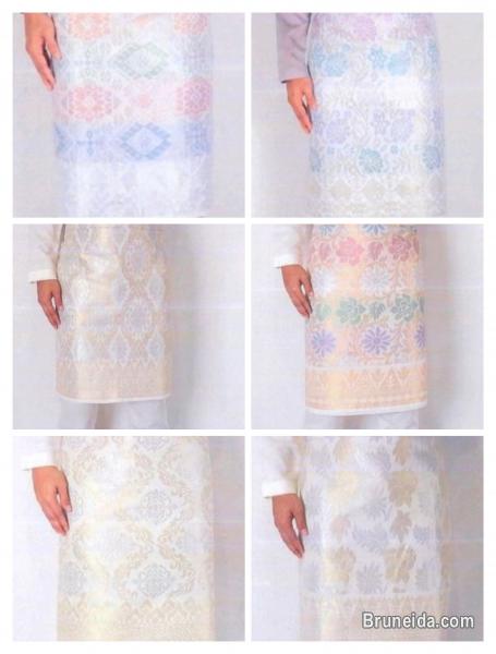 Sinjang with attractive design - image 1