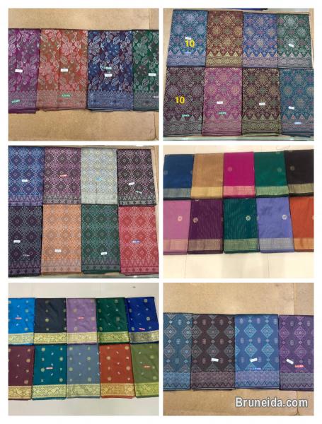 Sinjang with attractive design - image 2