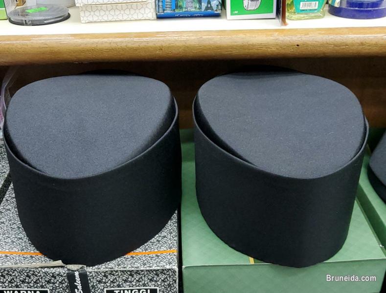 Tshirts, Thobe, sinjang, songkok, caps - image 5