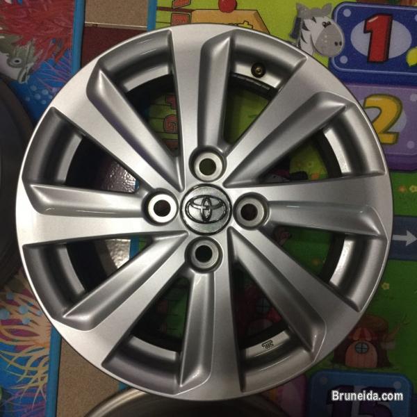 Toyota Vios 2013 Original rim. - image 4