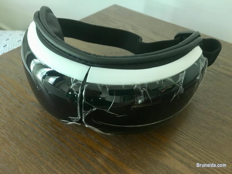 Newly Unused Portable Eye Massager - image 3