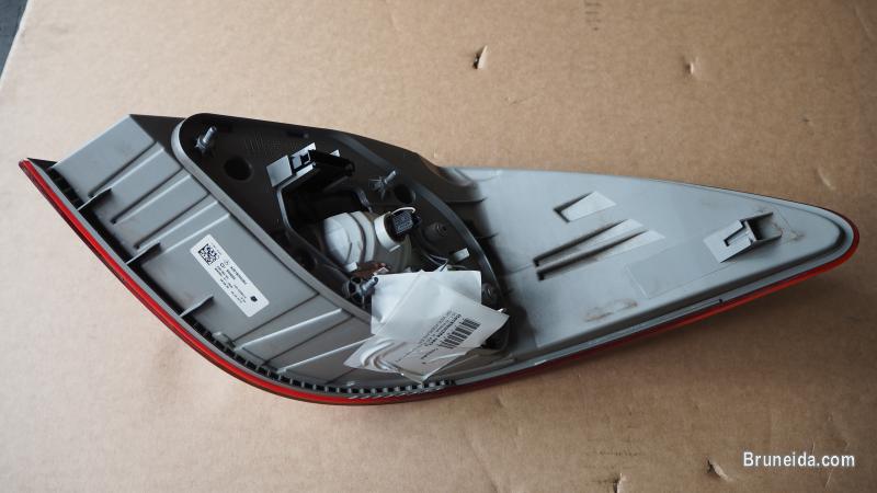 MERCEDES BENZ W251 R400 4MATIC 2017 LED TAIL LAMPS - image 4