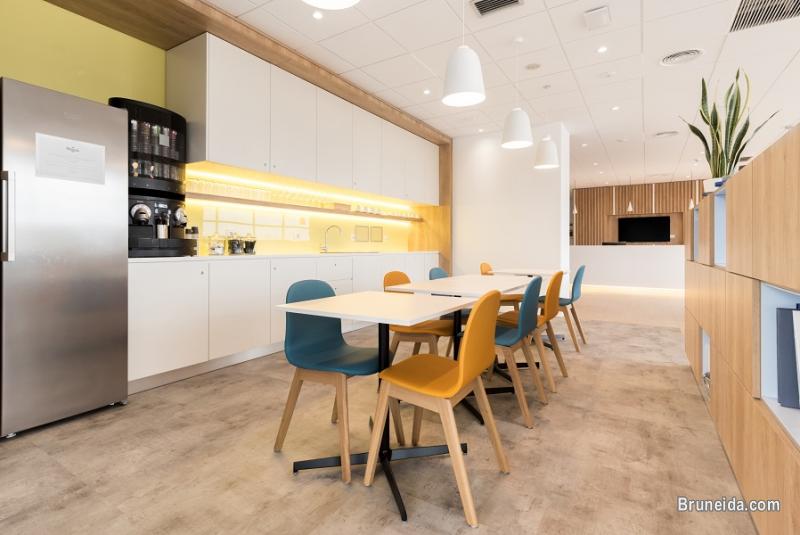 Work your way in a private office for four - image 2