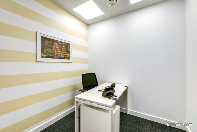 Work your way in a private office for four - image 3