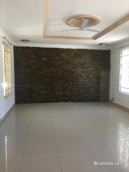 HOUSE FOR RENT - image 11