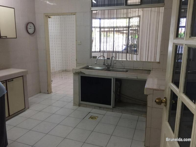 HOUSE FOR RENT - image 4