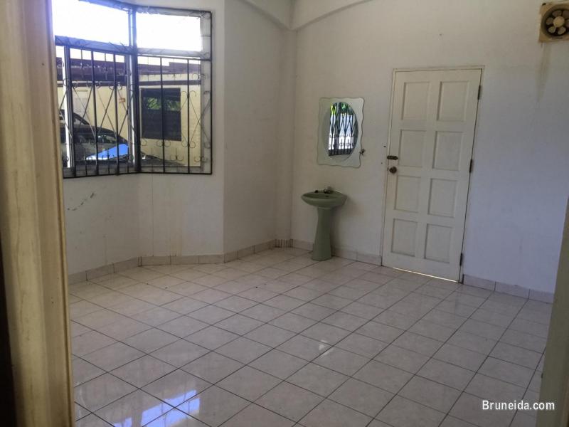 HOUSE FOR RENT - image 9