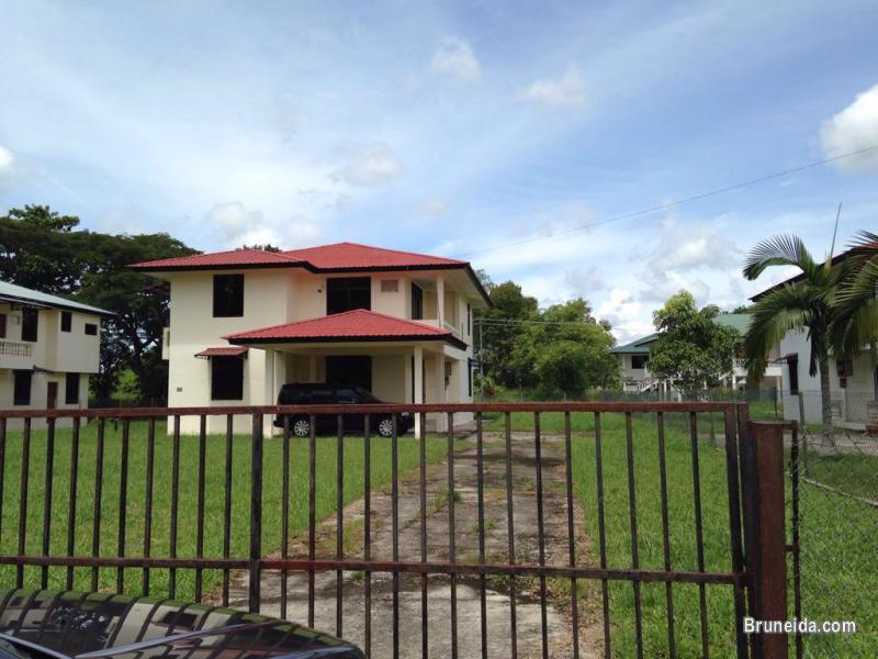 Double Storey Detached House For Rent - image 1