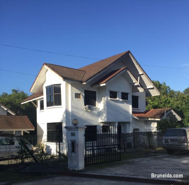 Double Storey House For Rent - image 1