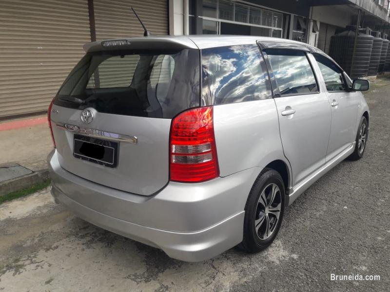 Picture of Toyota Wish 1. 8