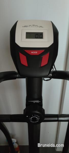 Cross Trainer - image 2