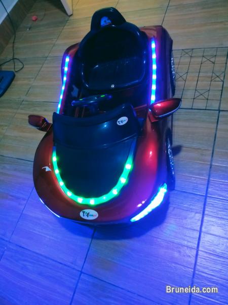 Ride on electric 12v battery car with wireless remote for sale - image 3