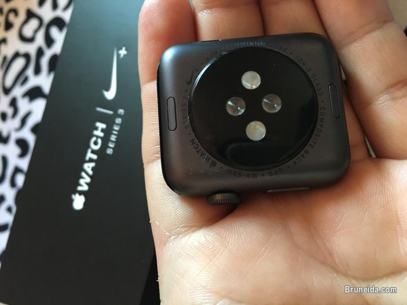 Apple Watch Series 3 42mm, Nike Edition - image 4