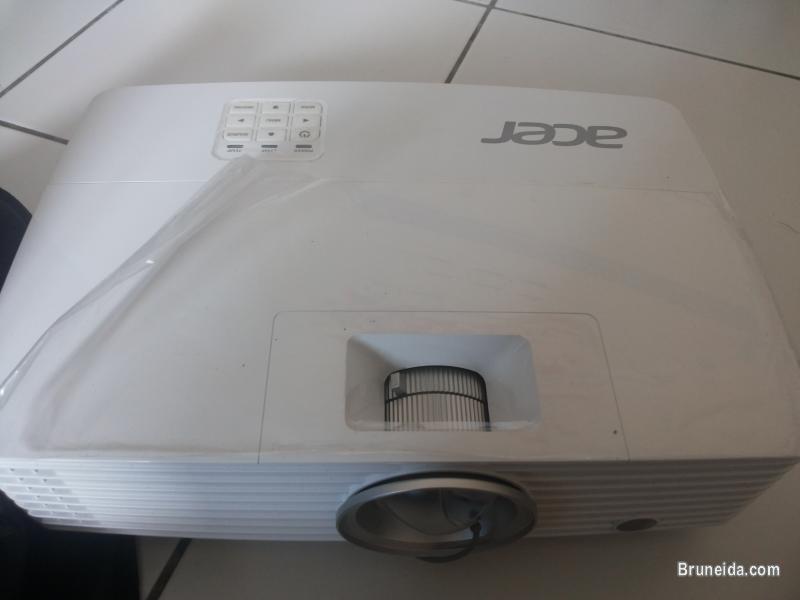 PROJECTOR P1185 - image 1