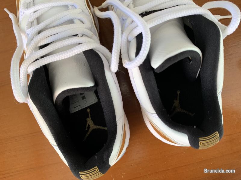 Jordan 11 low closing ceremony 2016 - 8. 5 US 42 EUR - image 2