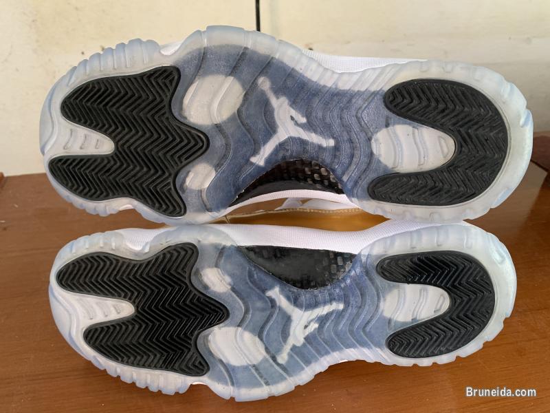 Jordan 11 low closing ceremony 2016 - 8. 5 US 42 EUR - image 5