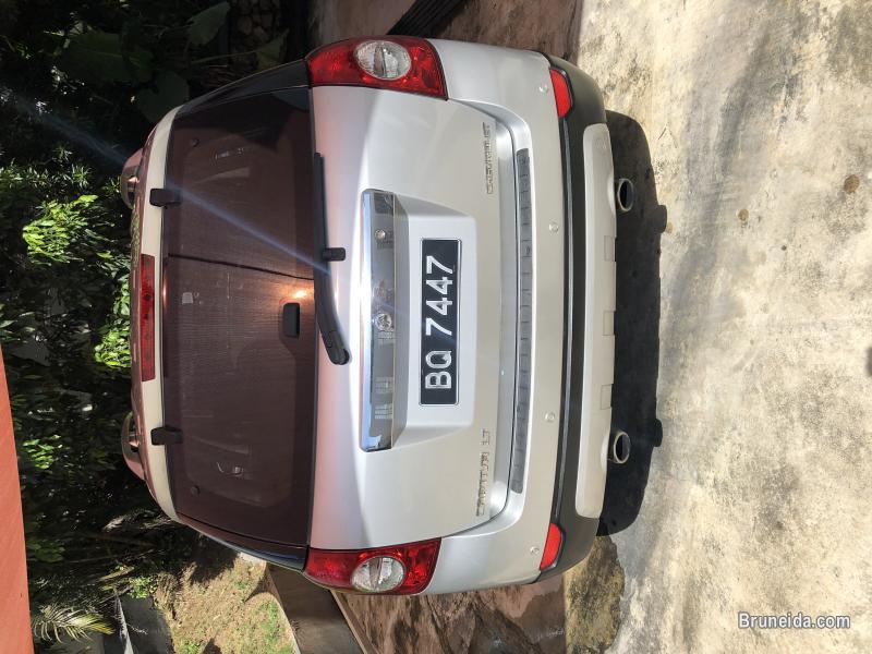 Silver Chevrolet Captiva - image 4