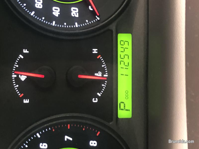 Silver Chevrolet Captiva - image 9