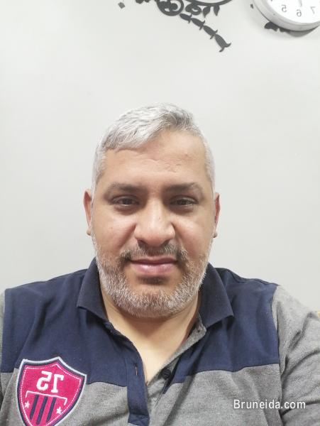 Ophthalmologist - image 1