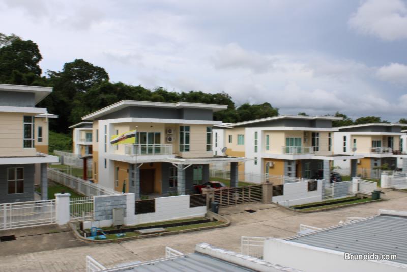 2 storey Terrace House For Rent (prefer company) - image 8