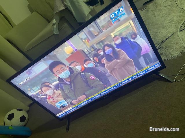 Phillips 32inch Tv For Sale $150 (Nego) - image 2