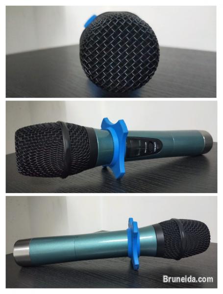 Karaoke Jukebox & Wireless Microphone - image 2