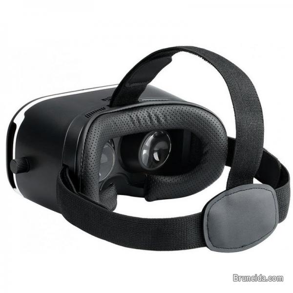 Virtual Reality Glasses - image 1