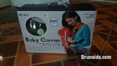 Picture of BABY CARRIER AND BABY WALKER