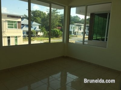 2 STOREY TERRACE HOUSE FOR RENT AT KG MADANG, BERAKAS - image 3