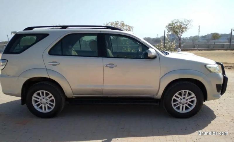 TOYOTA FORTUNER AUTOMATIC 2012 - image 2
