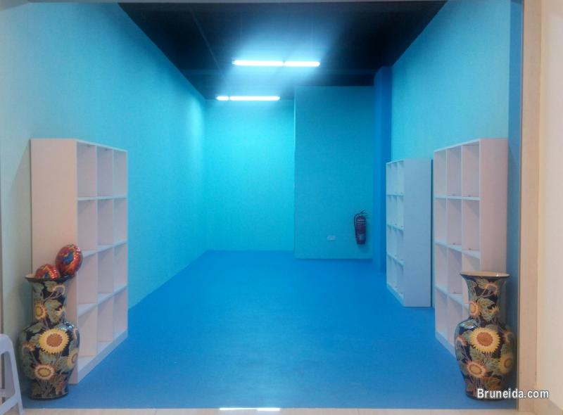 SHOP FOR RENT - image 1