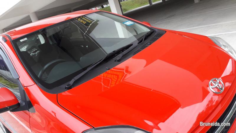 Car with Drivers - image 2