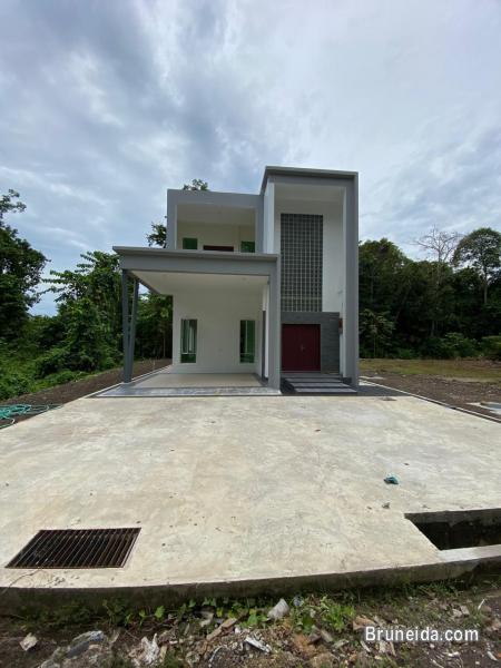 Road Frontage New Large and Modern 5B/5T Detached House - image 2