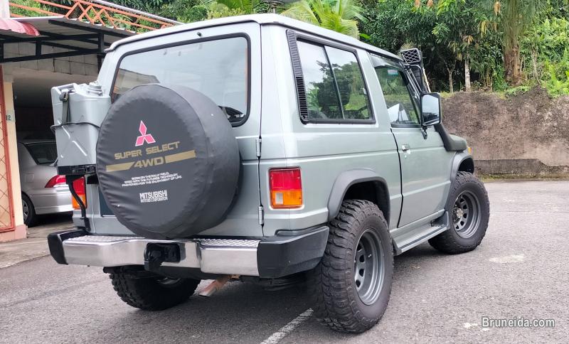 1986 Mitsubishi Pajero 4WD 2-Doors for sale - image 4