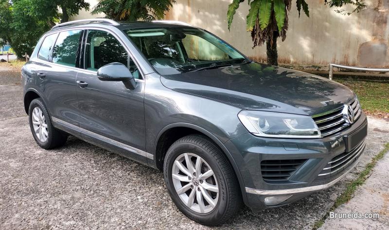 Pre-owned Volkswagen Touareg 3. 6 V6 for sale - image 2