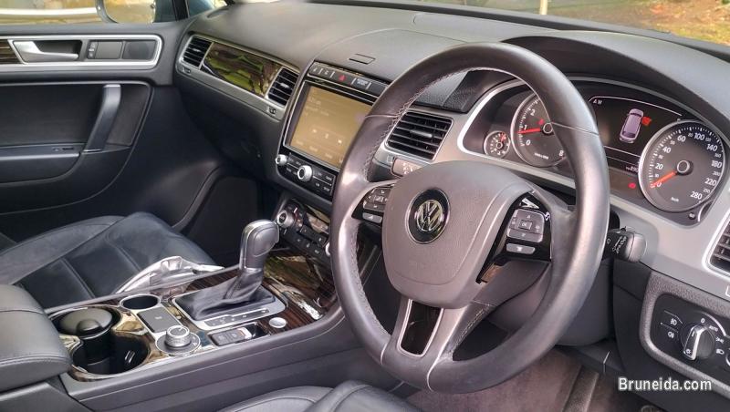 Pre-owned Volkswagen Touareg 3. 6 V6 for sale - image 8