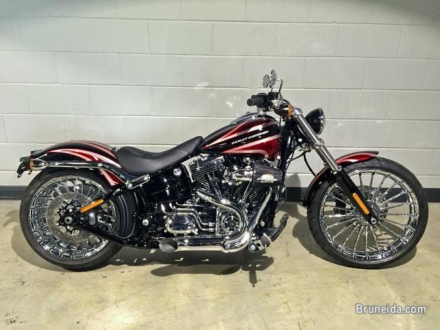 Pictures of Harley-Davidson SOFTAIL FXSB BREAKOUT 1690cc