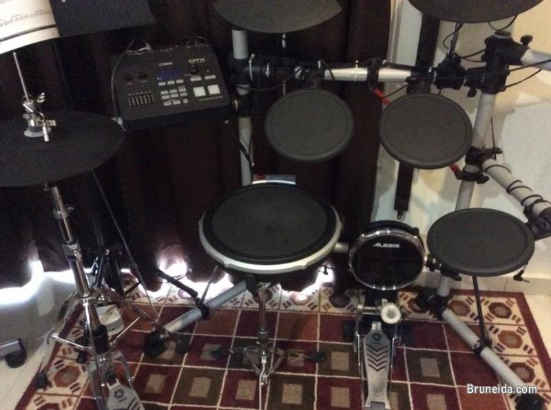 Electronic Drum Set - Yamaha DTX700 bundle - image 2