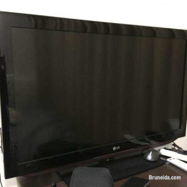 LG TV for sale - image 1