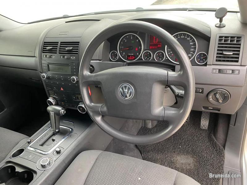 Volkswagen Touareg V6 3. 0 TDI Diesel - image 3