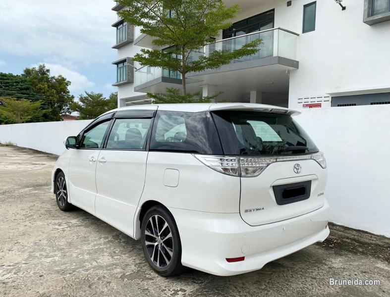 Toyota Estima Aeras 2. 4 7-seater - image 2