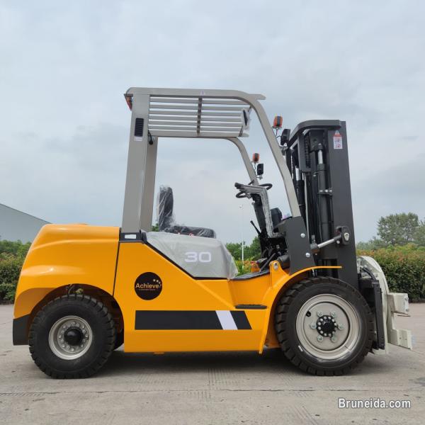 Pictures of BRAND NEW 3 tons diesel forklift