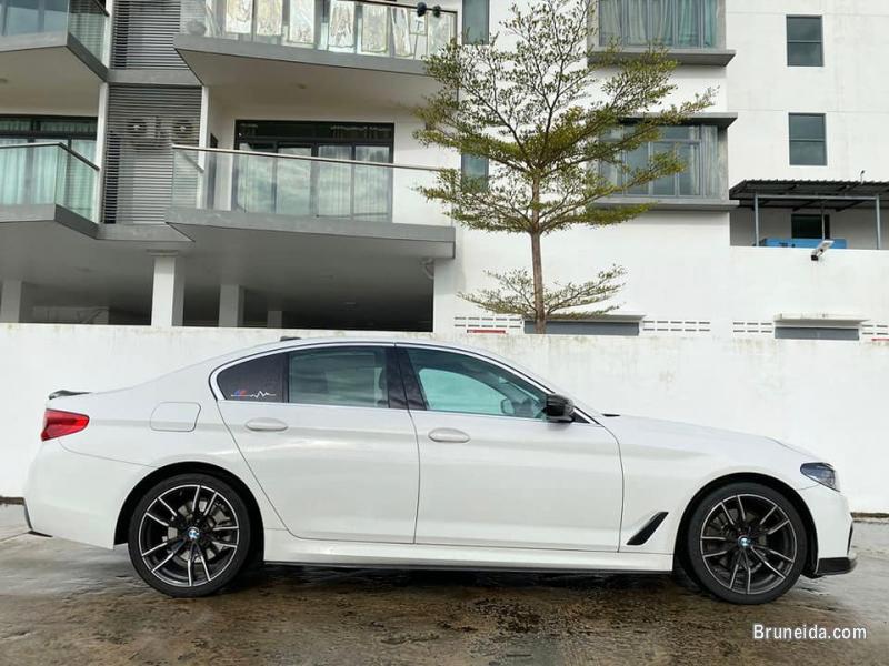 BMW 520i Luxury Line - image 3