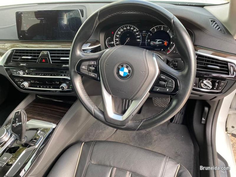 BMW 520i Luxury Line - image 4