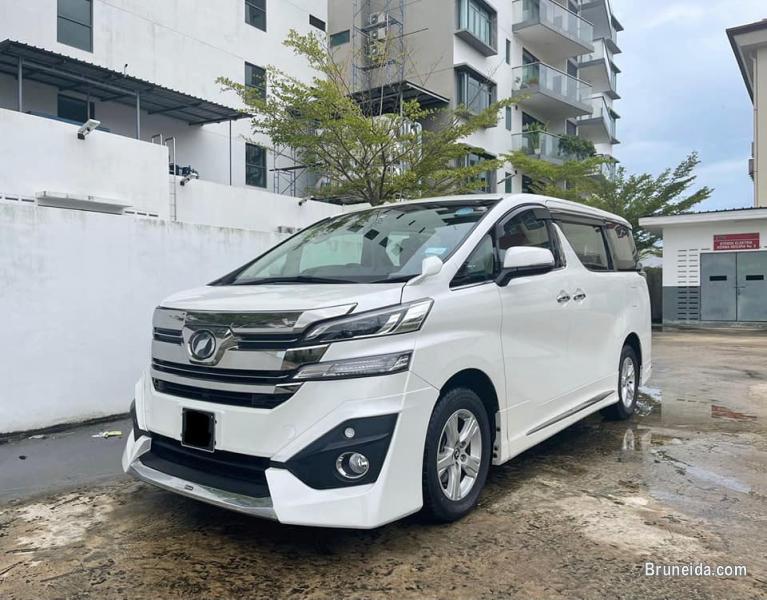 Picture of Toyota Vellfire 2. 5 8-seater for sale